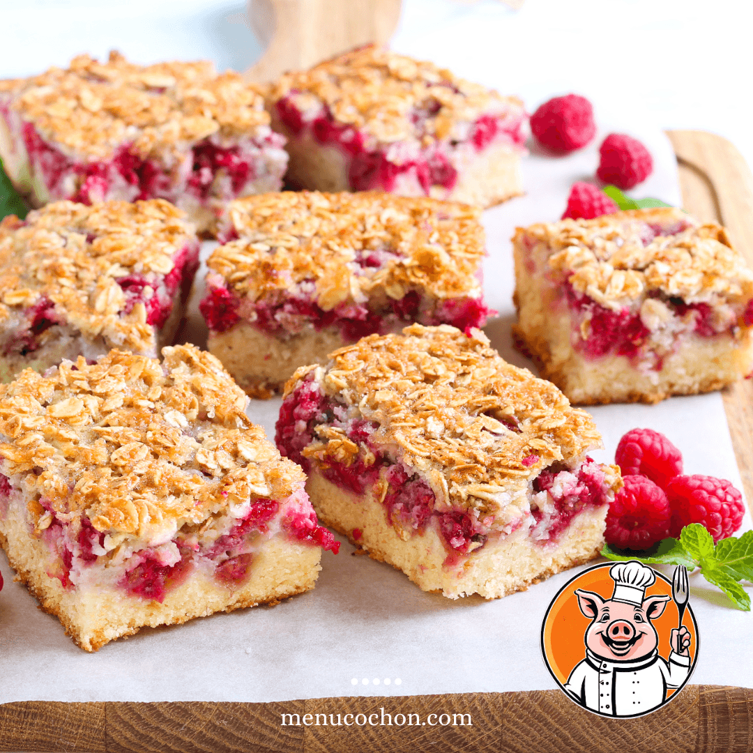 Squares with strawberries and coconut