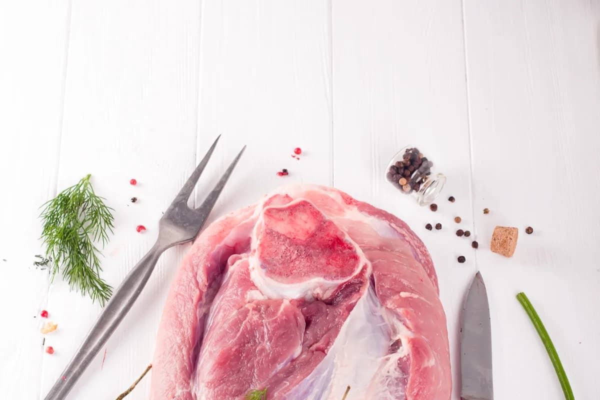 Rôti d’épaule de porc tendre et juteux