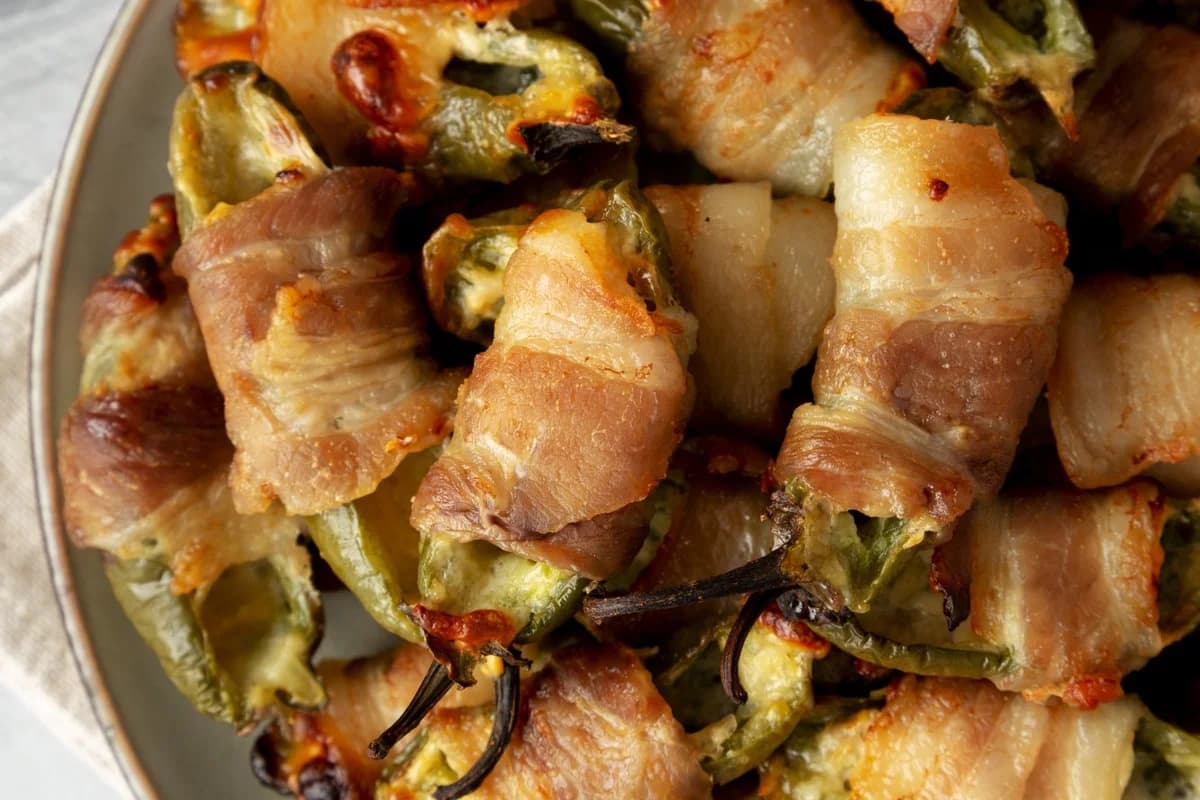 Poppers jalapeño au fromage à la crème et bacon