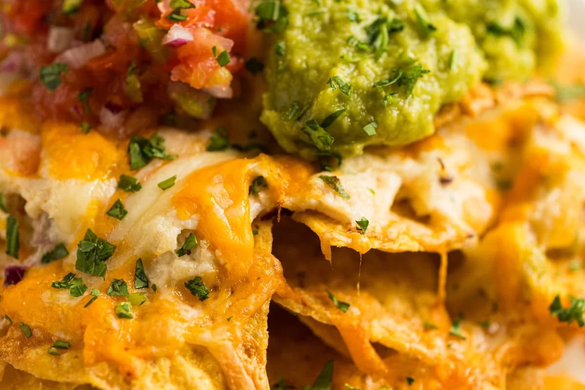 Nachos Suprêmes au Fromage Gratiné et Bœuf Épicé