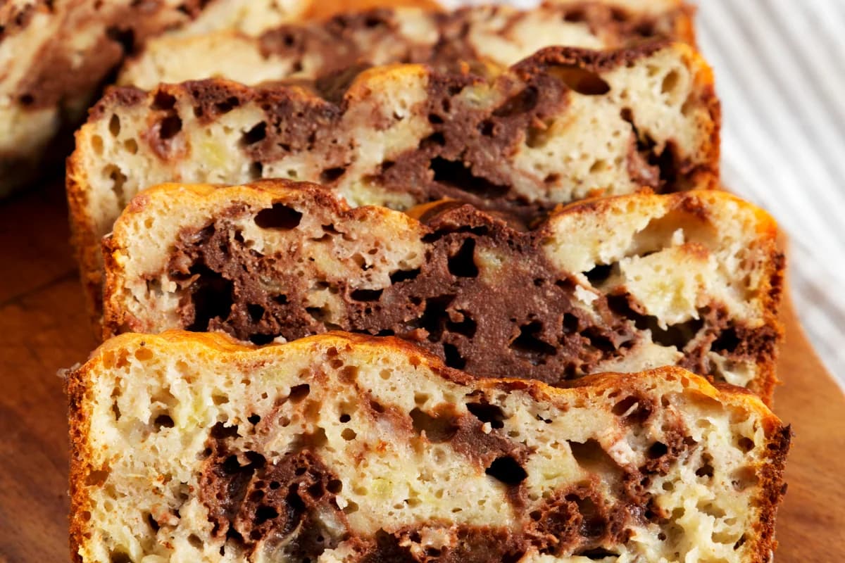 Pain aux bananes et chocolat délectable