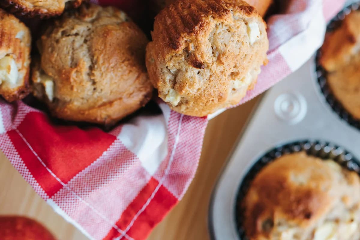 Muffins aux pommes croustillants & moelleux