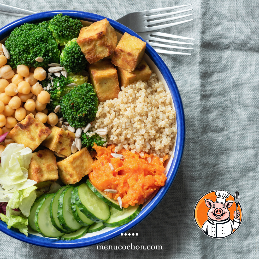 Bol santé végétarien avec quinoa et tofu.